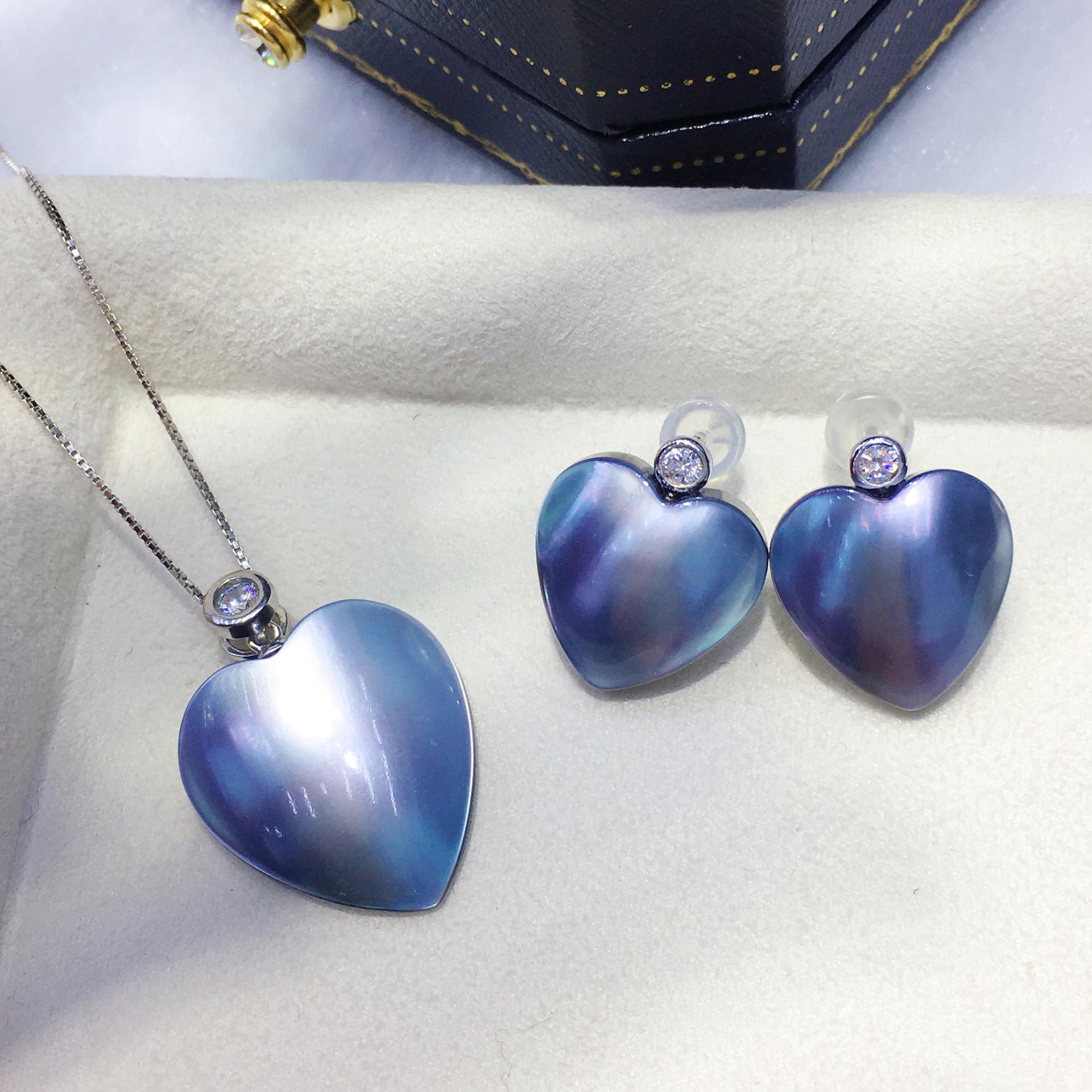 ����С�����������ư��ĺ�ˮ�������鴿�������������׹��װ