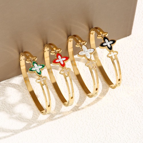 Titanium steel four-leaf clover fashionable rhombus diamond-hallmarked four-leaf clover bracelet for women, unique design with a sense of luxury, lucky clover bracelet