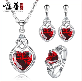 耳钉;戒指;吊坠