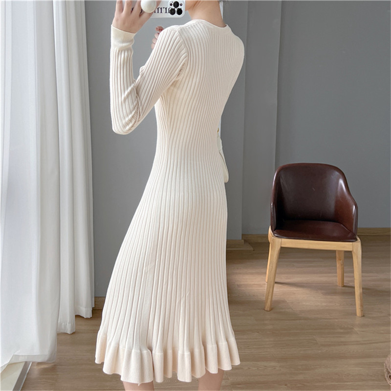Herbst Fischschwanz Strickkleid Damen, mittellang über dem Knie, Basislage und schmale Passform, gepaart mit einem Pelzmantel für_voghion.com