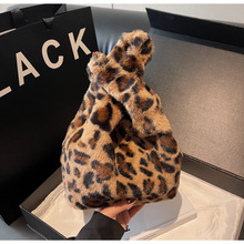 �羳���Q������u2026�����¿���Ů�ɐۂ���С������eë�q�����