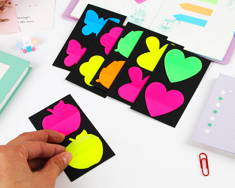 Pet Transparent Sticky Notes Fluorescent Color Waterproof Arrow Stick Label display picture 7