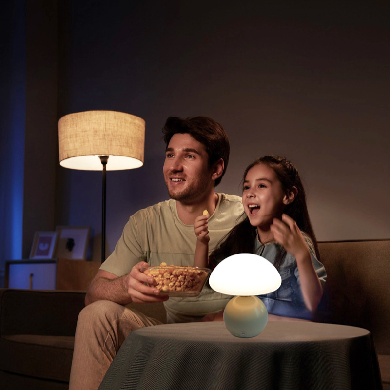 国境を越えたクリーム風充電キノコランプの暖かい雰囲気は、寝室のLEDベッドの小さな電気スタンドに触れる|undefined