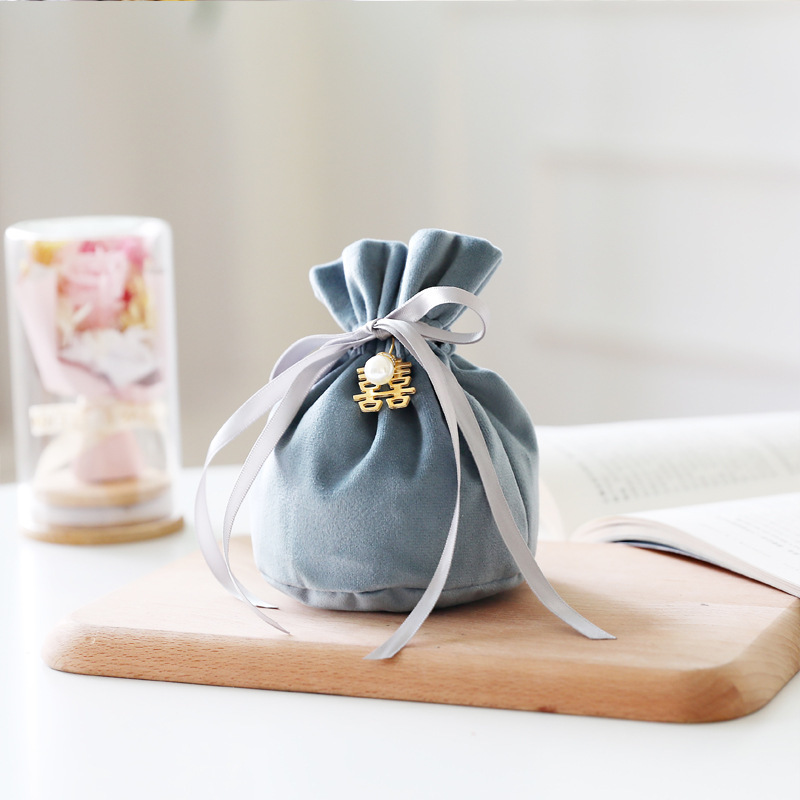結婚したベルベットの喜糖袋の赤い本の結婚式の喜糖のお土産の結婚祝いの喜糖箱のアイデアの誕生日の満月の砂糖袋|undefined