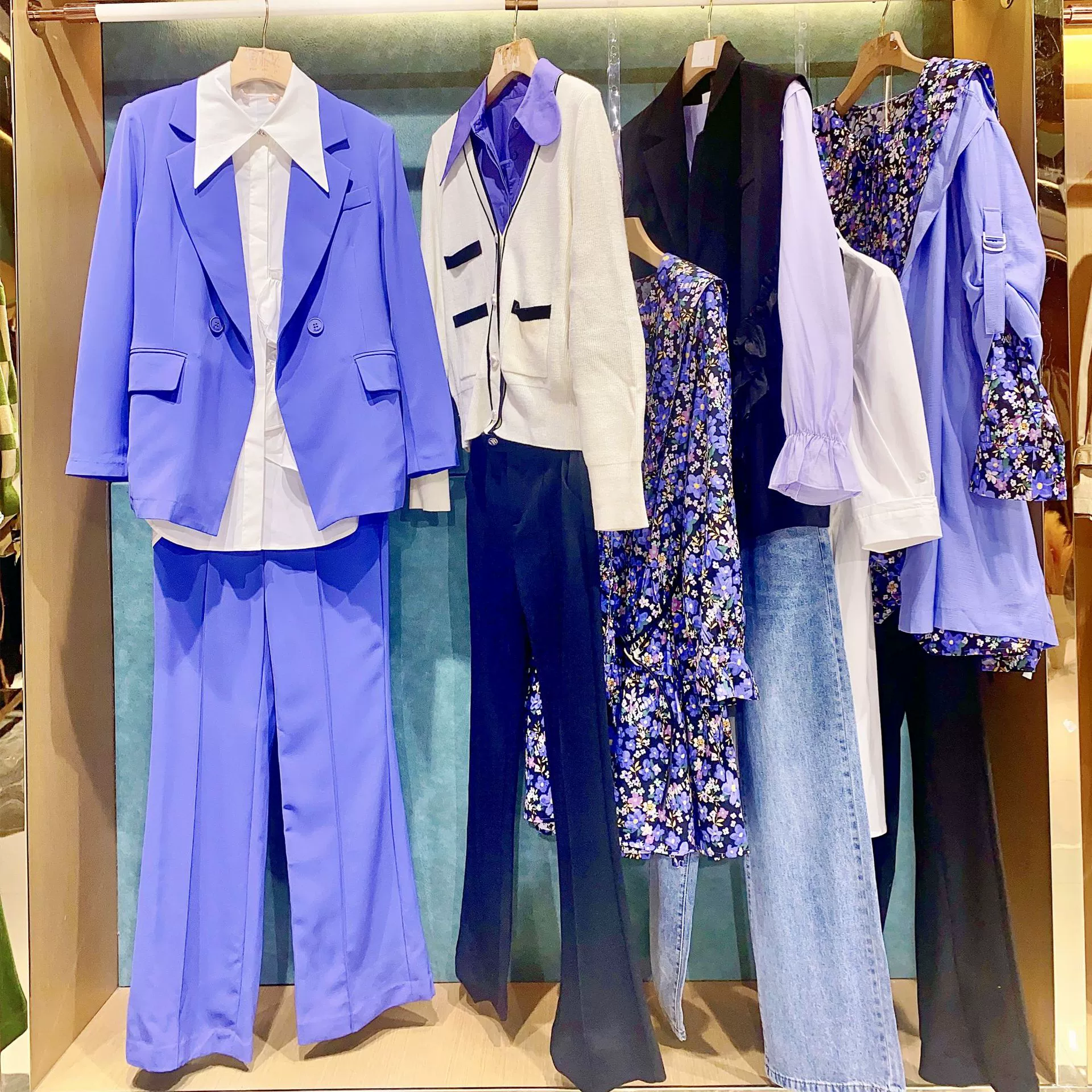 YimuLan23 autumn counter genuine manufacturer clears the stock of goods, women's clothing brand discounts to withdraw the cabinets and get the goods live broadcast