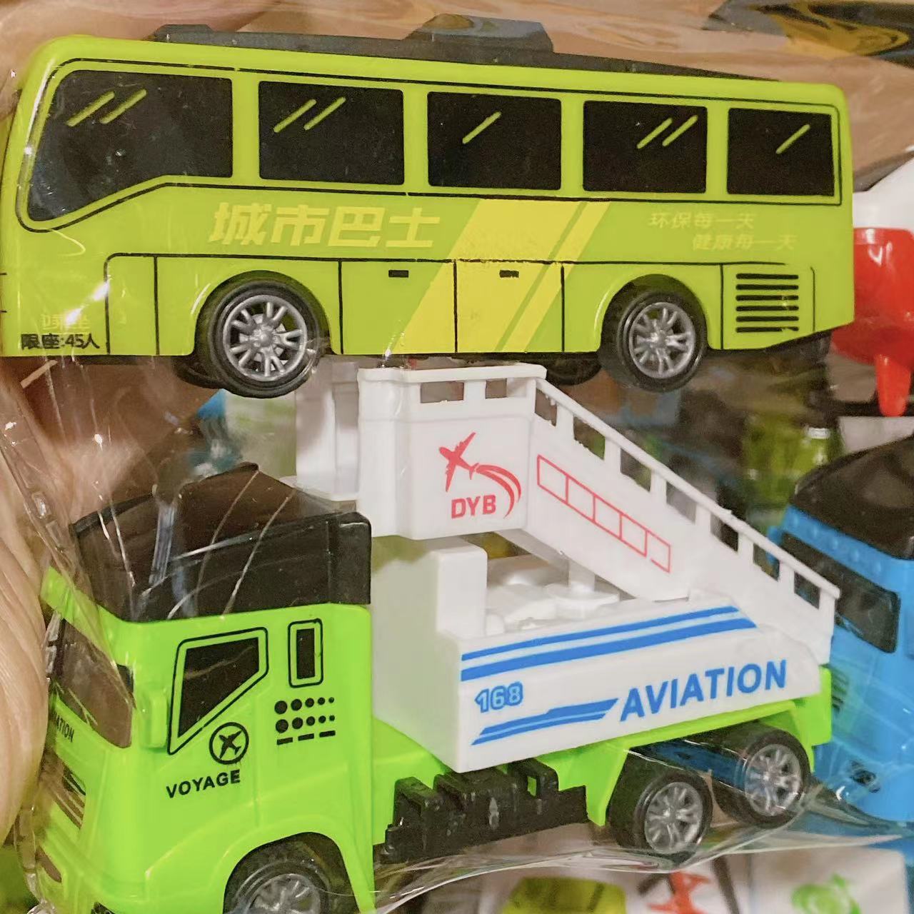 Los niños de ingeniería inercial vehículo juguete traje transporte vehículo avión camión autobús Chuck Pack cuatro piezas lote