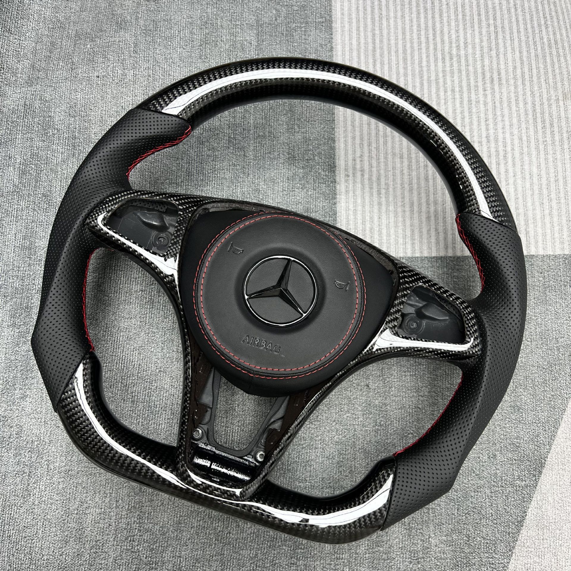 Source Factory Car Steering Wheel Modification, Suitable for Mercedes E-Class Car Carbon Fiber Steering Wheel Processing and Customization