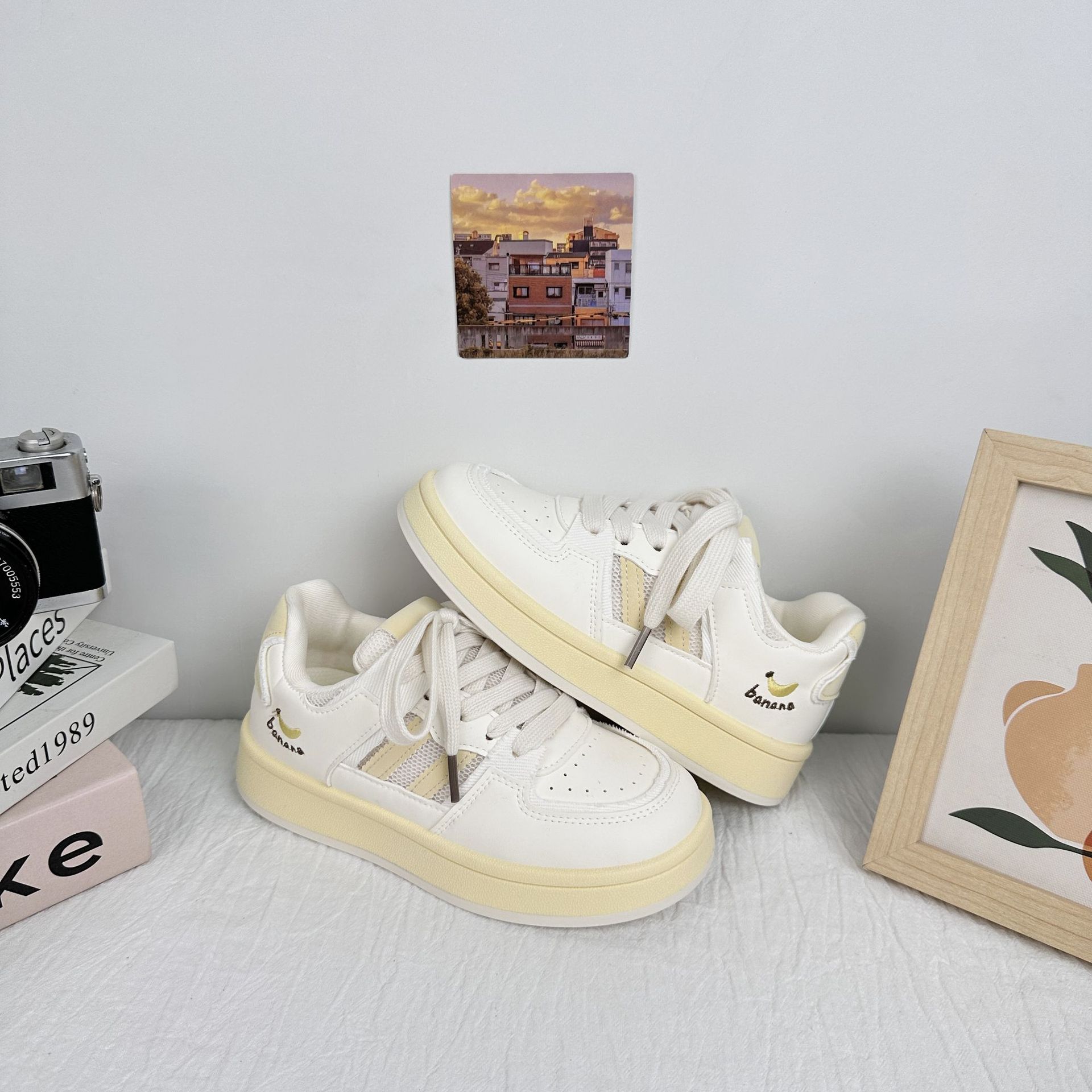 Zapatillas de plataforma de onda lejana para mujer 2025 nuevos zapatos blancos de todo fósforo de primavera y verano zapatos de pan casuales de estilo femenino dulce generación