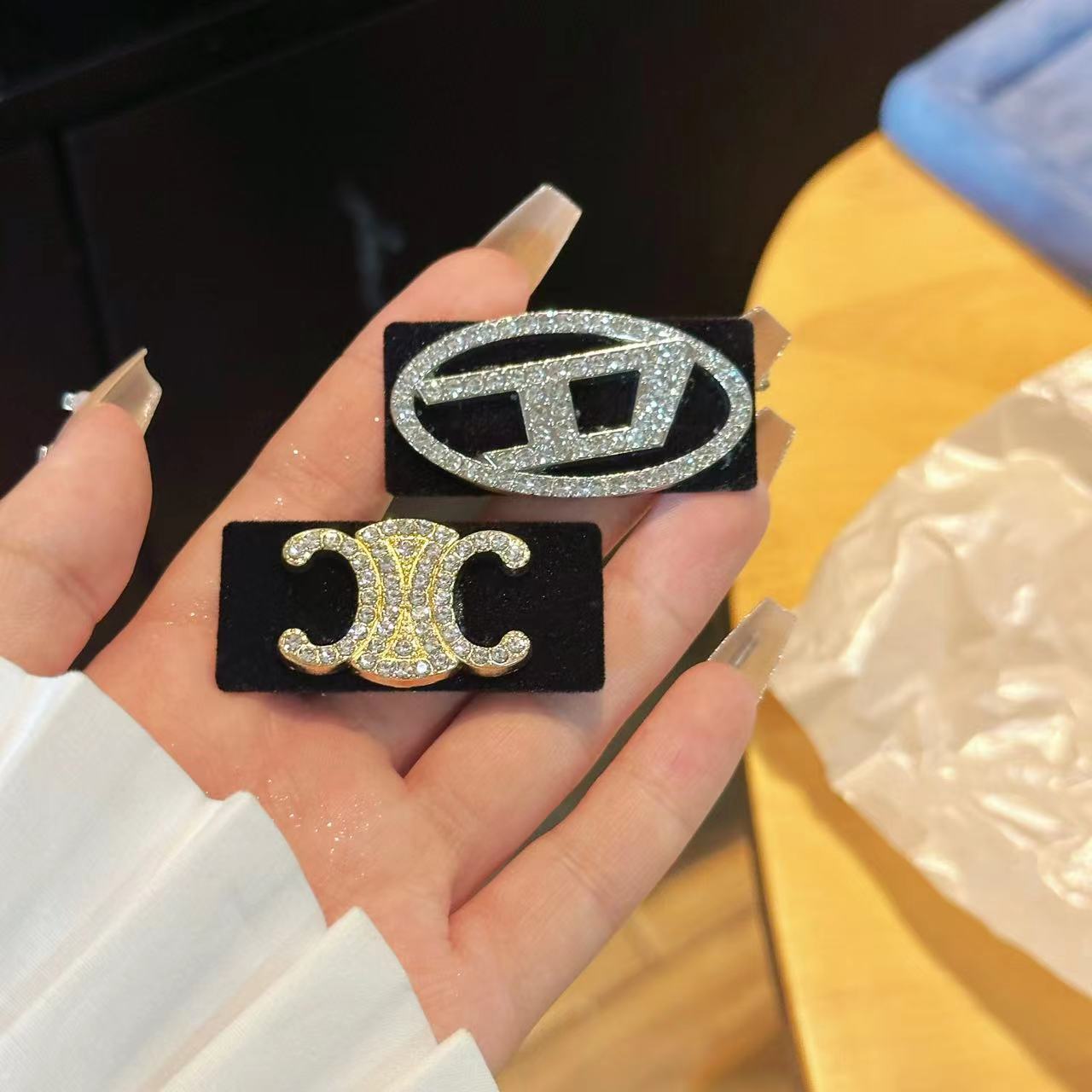 歐美小眾凱旋門BB土星小髮夾側邊鑲鑽一字夾劉海夾輕奢高級感字母