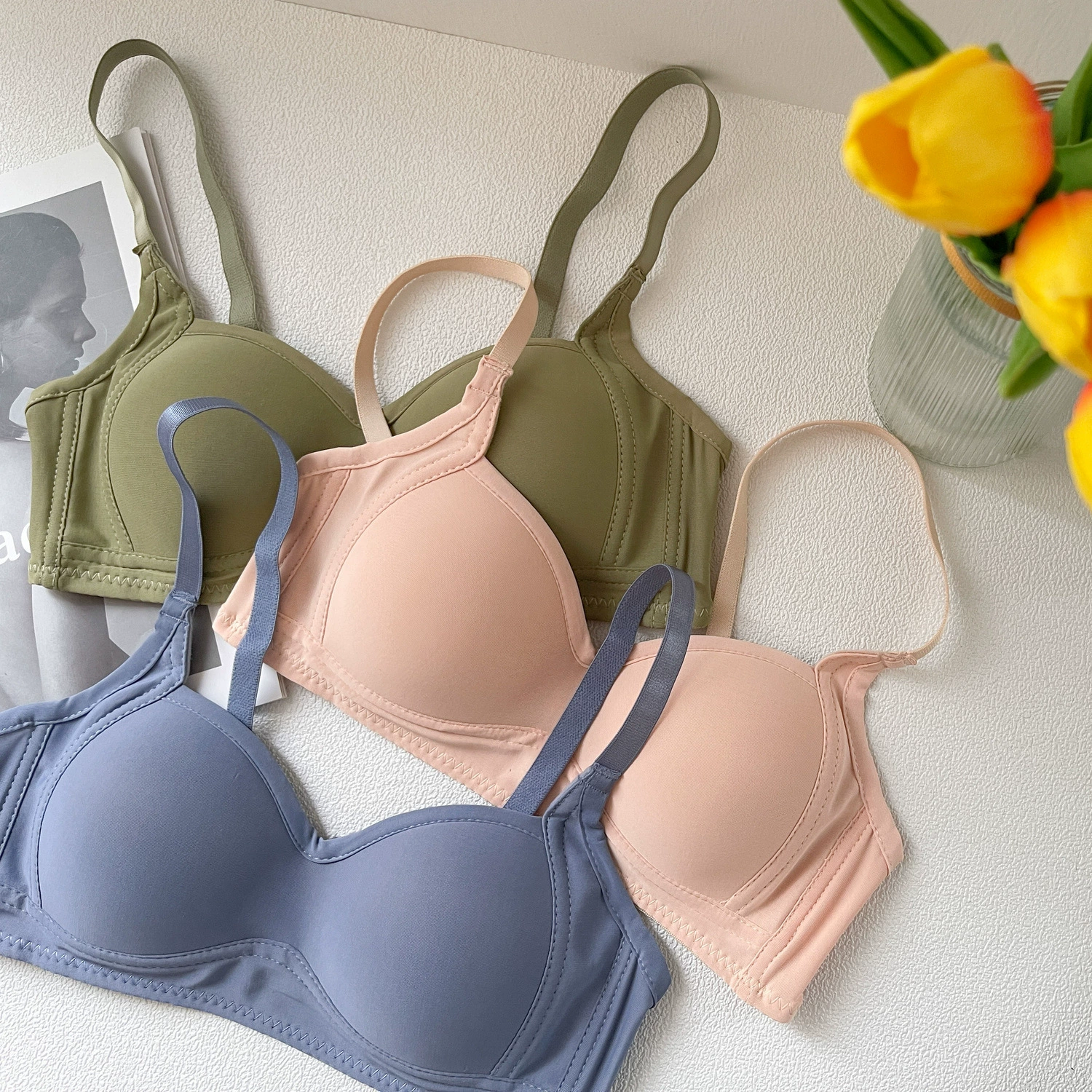 Underwear, light and thin non-slip set for students, supporting wireless bra