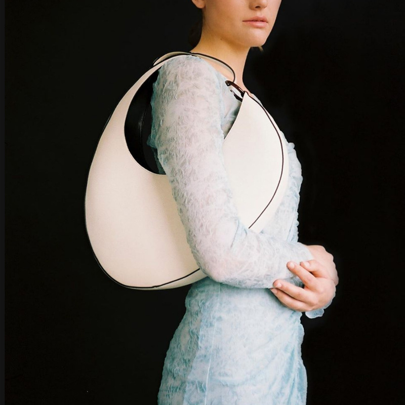 Niche Design Italian Women's 2023 New Trendy Unique Versatile Oval Large-capacity Shoulder Underarm Bag_voghion.com