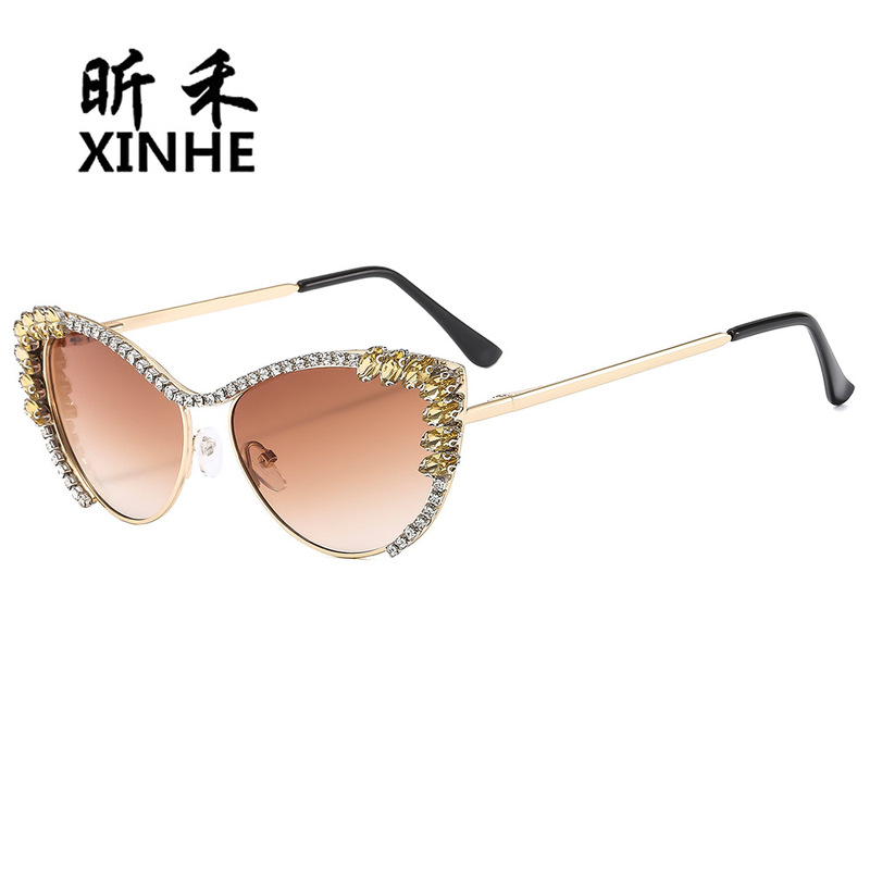 New Luxury Diamond-Encrusted Metal Sunglasses, Modern Women's Versatile Sunglasses, Trendyy Small-Frame Cat-Eye Fashion Glasses