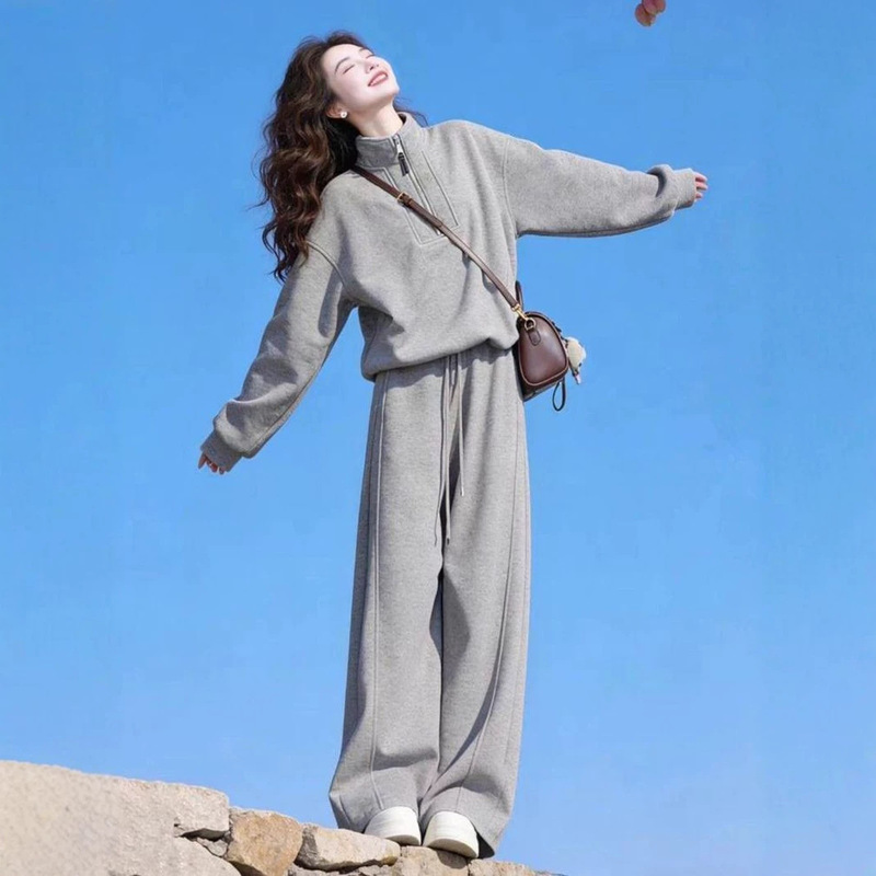 2026 Spring and Autumn Korean-style slimming and age-reducing sports suit, casual loose fashion sweatshirt and wide-leg pants two-piece set 2026 Spring and Autumn Korean-style slimming and age-reducing sports suit, casual loose fashion sweatshirt and wide-leg pants two-piece set