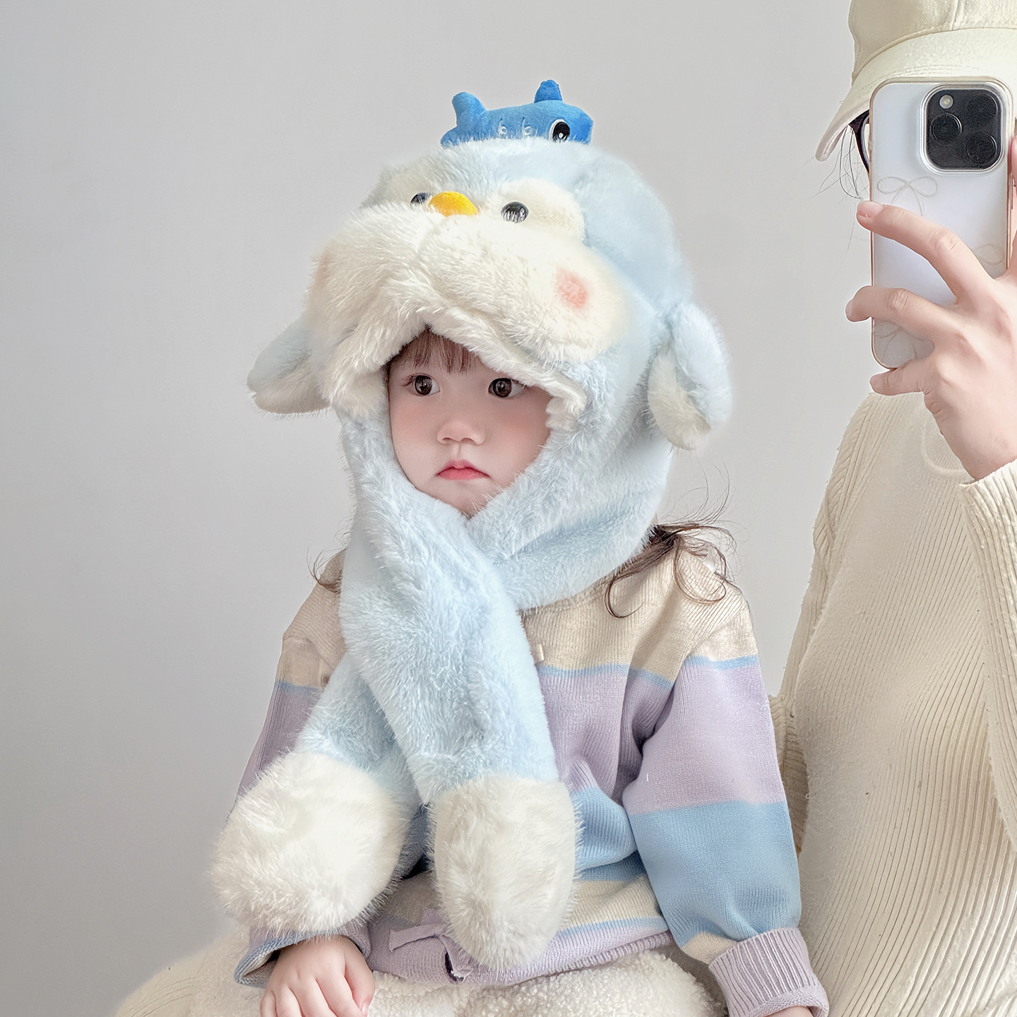 Sombrero y bufandas para niños, un conjunto de dos piezas de orejas para bebés de otoño y invierno, sombrero de peluche caliente y grueso. image 3
