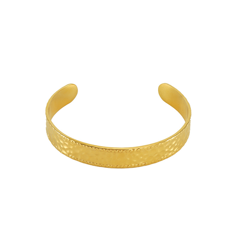 Pulsera de acero de titanio de moda ins europea y americana, pulsera de acero inoxidable con textura retro, joyería chapada en oro en forma de C al por mayor