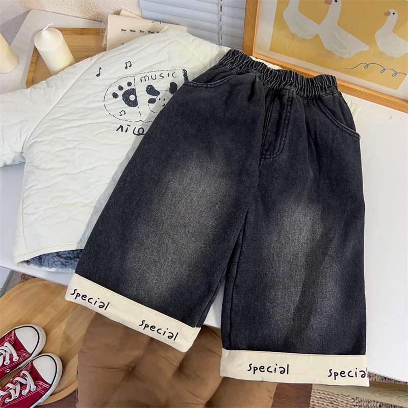 Niños con pantalones jeans de piernas de invierno para niños y niñas, pantalones casuales más gruesos y calentados.