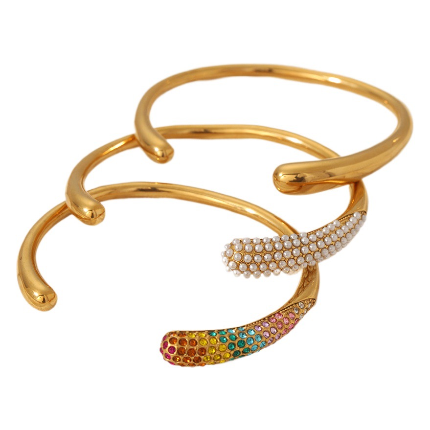 En stock Venta caliente moda europea y americana personalizada titanio pulsera de acero 18K chapado en oro color circonio completo diamante pulsera de acero inoxidable
