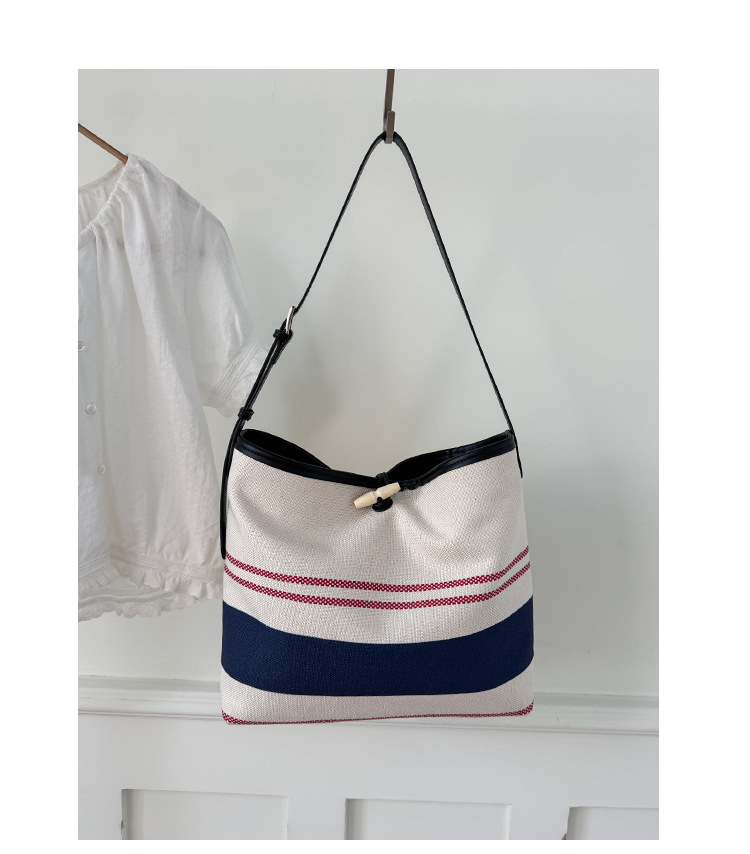 Korean version large-capacity women's 2025 new style fashionable canvas striped single-shoulder underarm bag casual commuting tote bag undefined