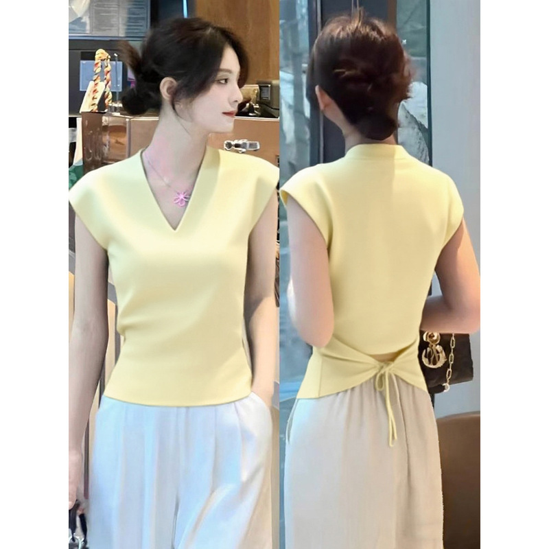 Summer New Style Sunshine Yellow Slim Fit Sleeveless V Neck T-Shirt with Waist and Cut Out Design Small Flying Sleeve Knitwear Top Summer New Style Sunshine Yellow Slim Fit Sleeveless V Neck T-Shirt with Waist and Cut Out Design Small Flying Sleeve Knitwear Top