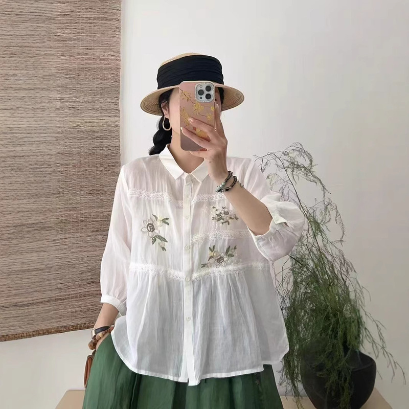 2025 Summer New Embroidered Ramie Shirt Artistic Lace Stitching Age-reducing Doll Shirt Women's Top 8582