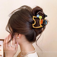 女性用のカラフルな子犬のヘアクリップ 2025 新しいハイエンドのファッショナブルなヘアクリップ後頭部ヘアアクセサリーライト高級スタイルヘアクリップ