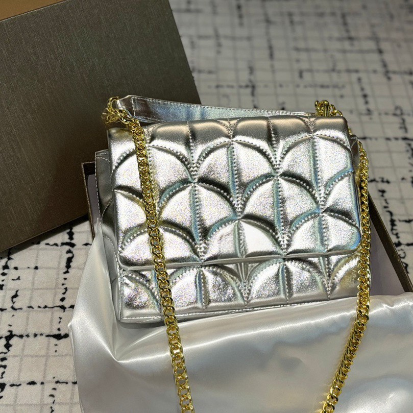 Factory direct women's bag, new simple and trendy shoulder bag, elegant niche handbag, fashionable crossbody bag, small square bag