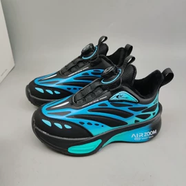 童运动鞋;童凉鞋;童板鞋