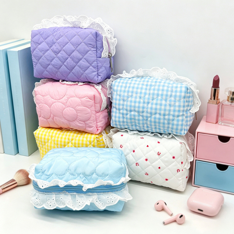 New cross-border quilted makeup bag with lace trim, large-capacity storage bag, portable travel toiletry bag, clutch bag