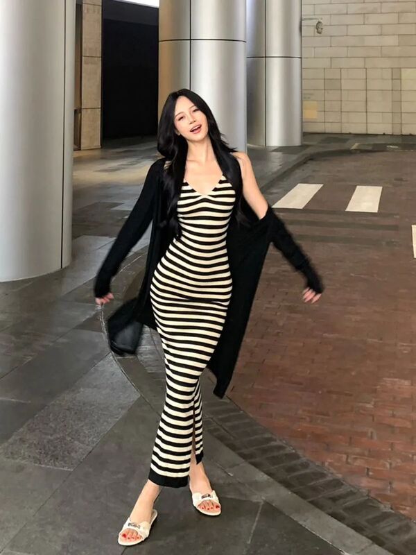 法式气质v领条纹吊带裙套装女夏季外搭防晒开衫收腰紧身包臀长裙|undefined