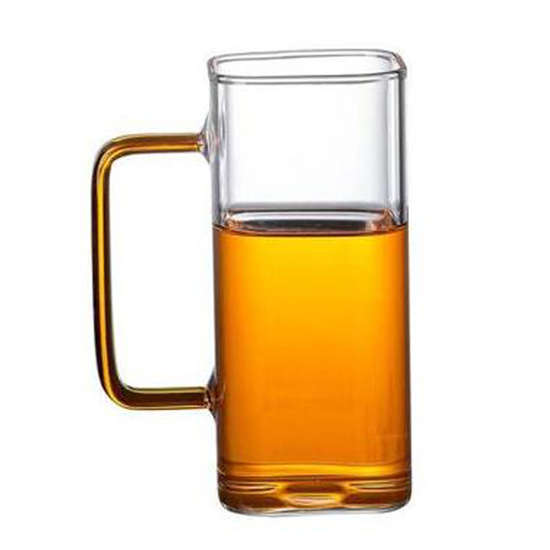 Vaso de vidrio con alto contenido de borosilicato con asa, taza de agua de paja cuadrada de alto valor para el hogar, taza de agua calefactable de fondo plano resistente a altas temperaturas