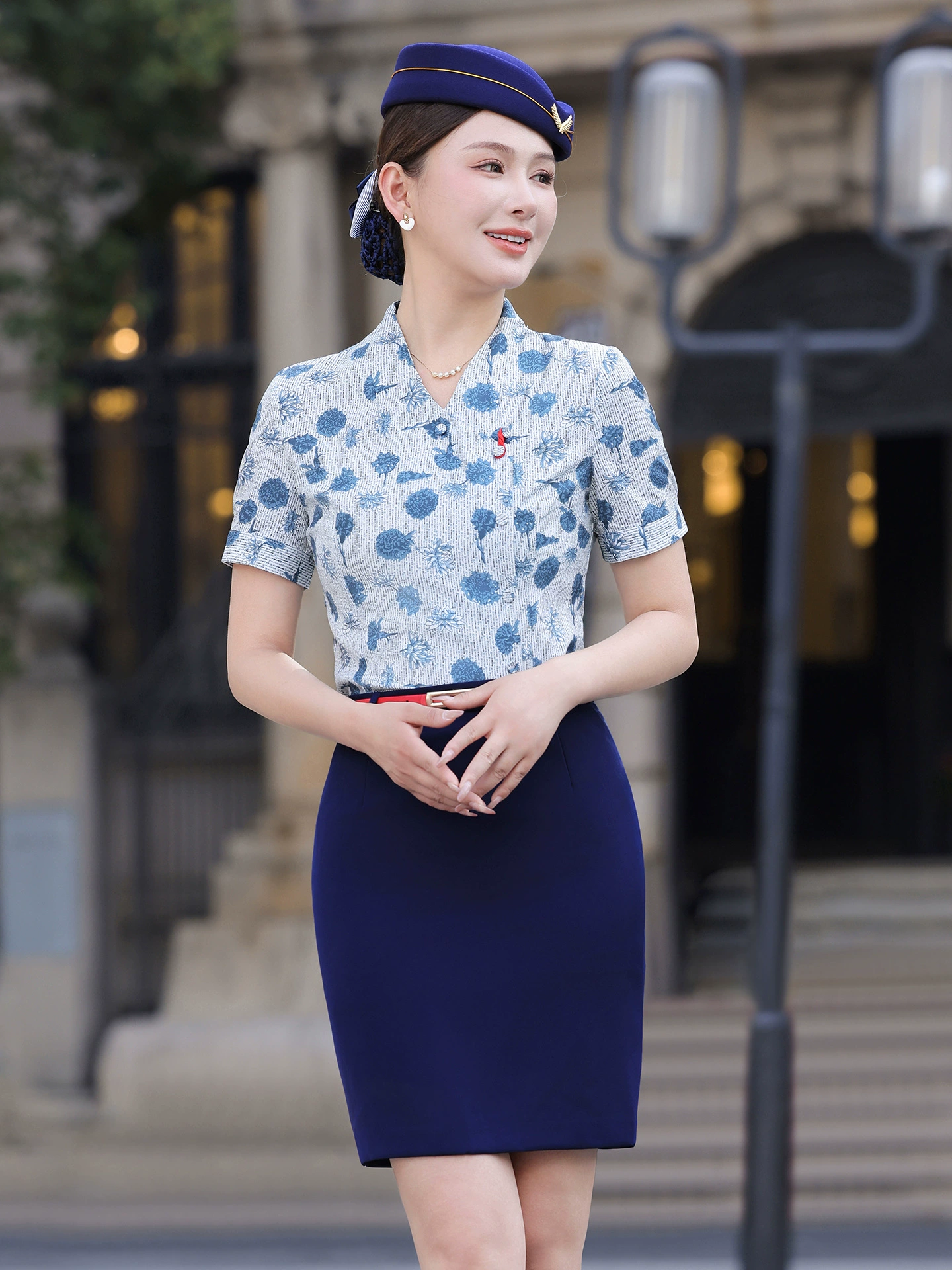 China Eastern Airlines stewardess professional workwear blue and white porcelain shirt female autumn flight attendant workwear front desk reception etiquette uniform
