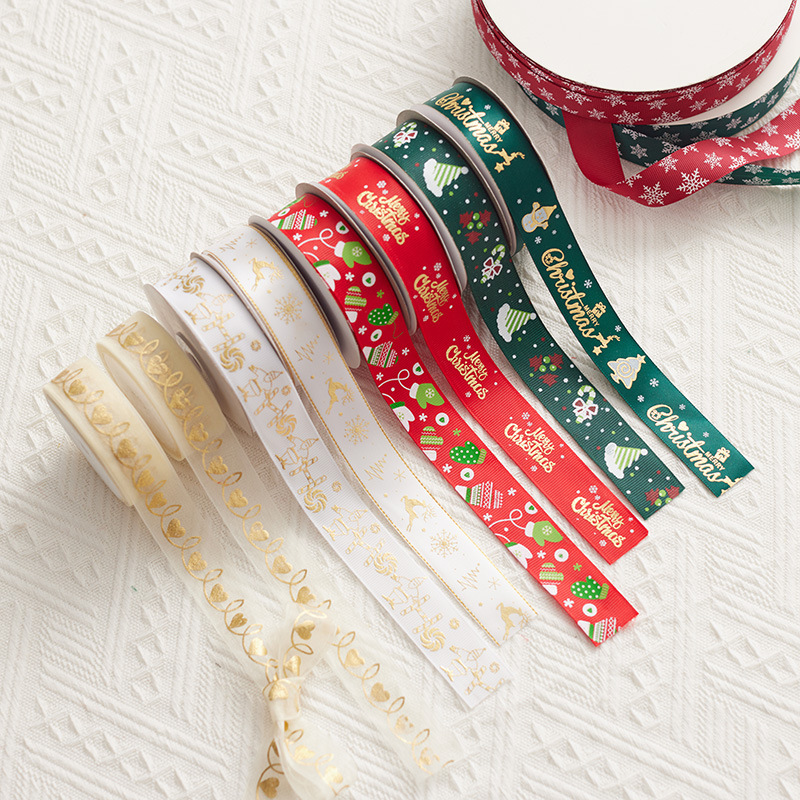 Decoraciones navideñas transfronterizas de madera rojo y verde estampado cinta de tejido de nieve transparente props de diseño de escena DIY arco