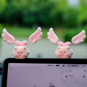 Wing-flapping mini cute swinging flying pig car ornament, healing-style dashboard small decoration, stress-relief gadget