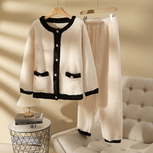 ���⴩��2025�ӽq�Ӻ�ů˯��Ů�������m�qС���Lë�q�Ҿӷ����b