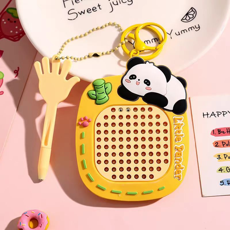 dibujos animados creativos bola de acero de atracción tablero de dibujo bolsas de llaves pequeño colgante descompresión tablero de dibujo magnético juguetes laberinto al por mayor