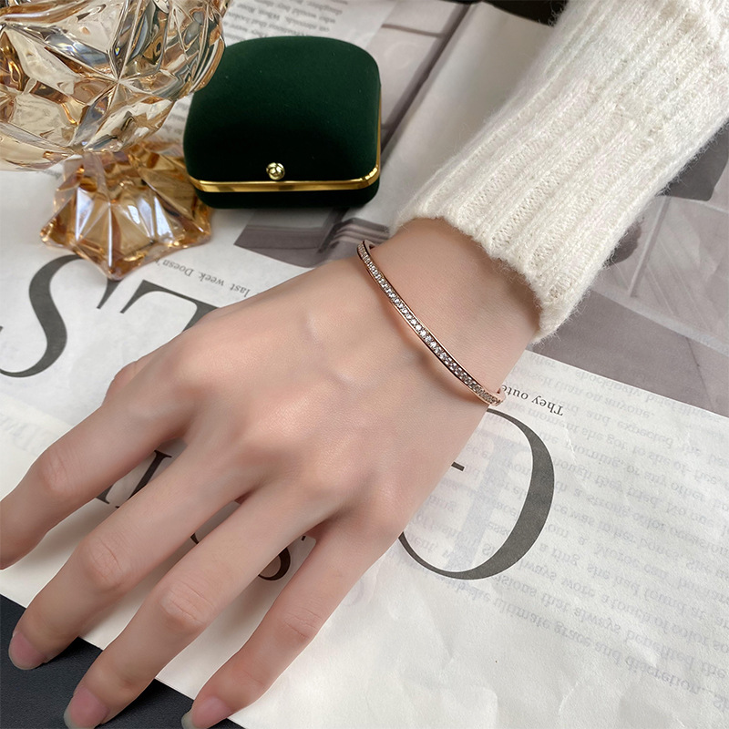 Zhuang Sheng joyería S925 todo el cuerpo plata estrellado blanco diamante Rosa pulsera de oro elegante luz pulsera de la joyería de lujo para las mujeres