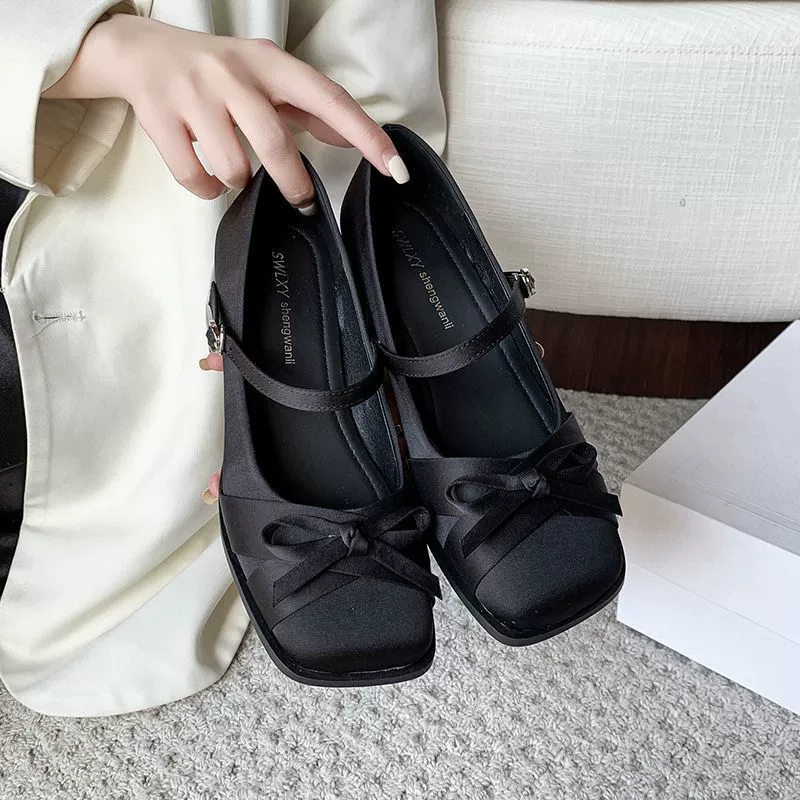 Туфли Mary Jane с одной ремешком (женские) — низкий вырез, удобный массивный каблук, 35–40