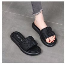 爆款网红百搭沙滩拖鞋女外穿2025夏季新款凉拖鞋轻便时尚罗马凉鞋