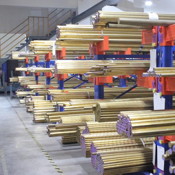 Galvanoplastia codo ducha accesorios de tubería de latón galvanoplastia cromado (se puede dibujar a la muestra)