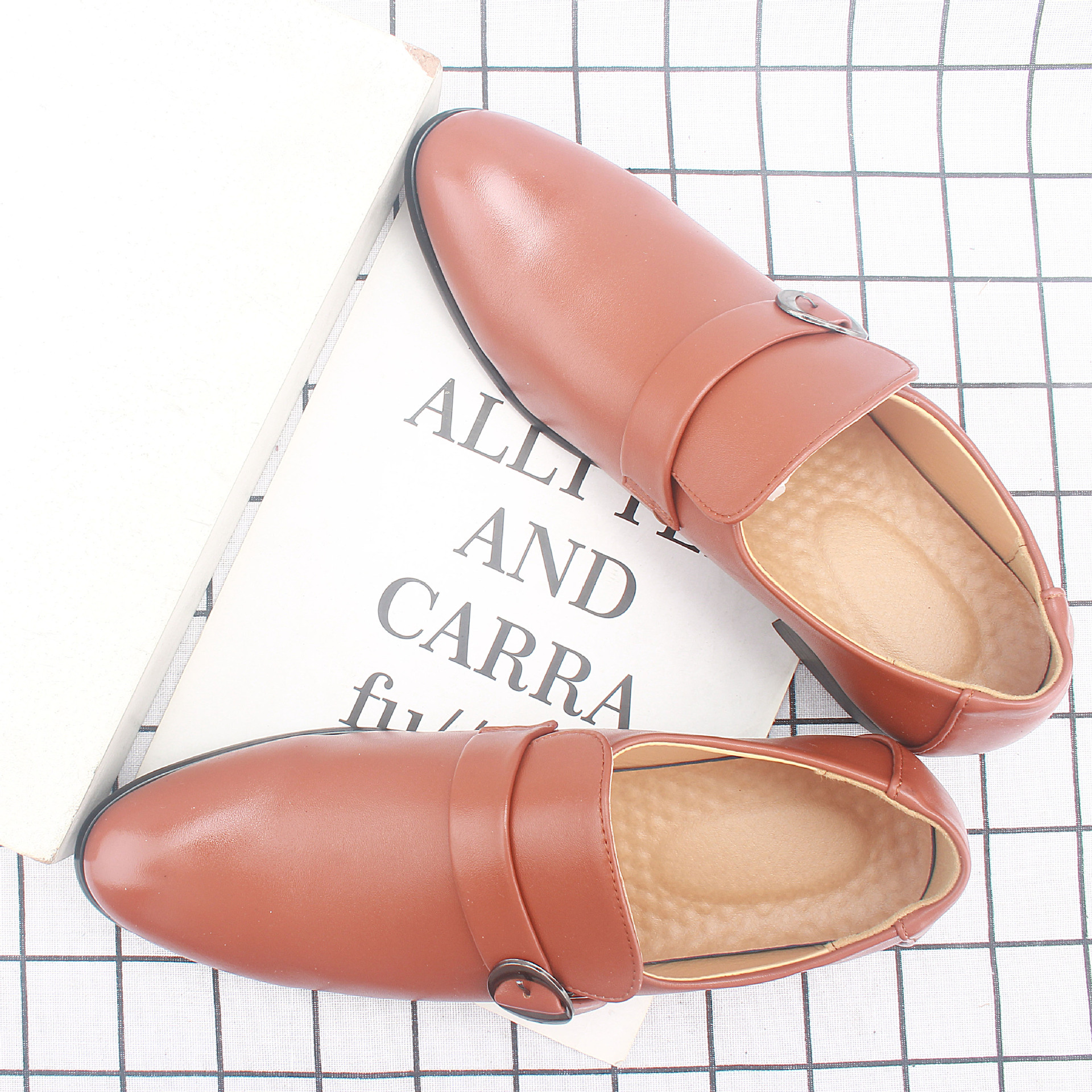 ��ʽ����ƤЬ�羳�����¿��ָ�Ьʱ����ʿ�׽�����ƤЬ1836