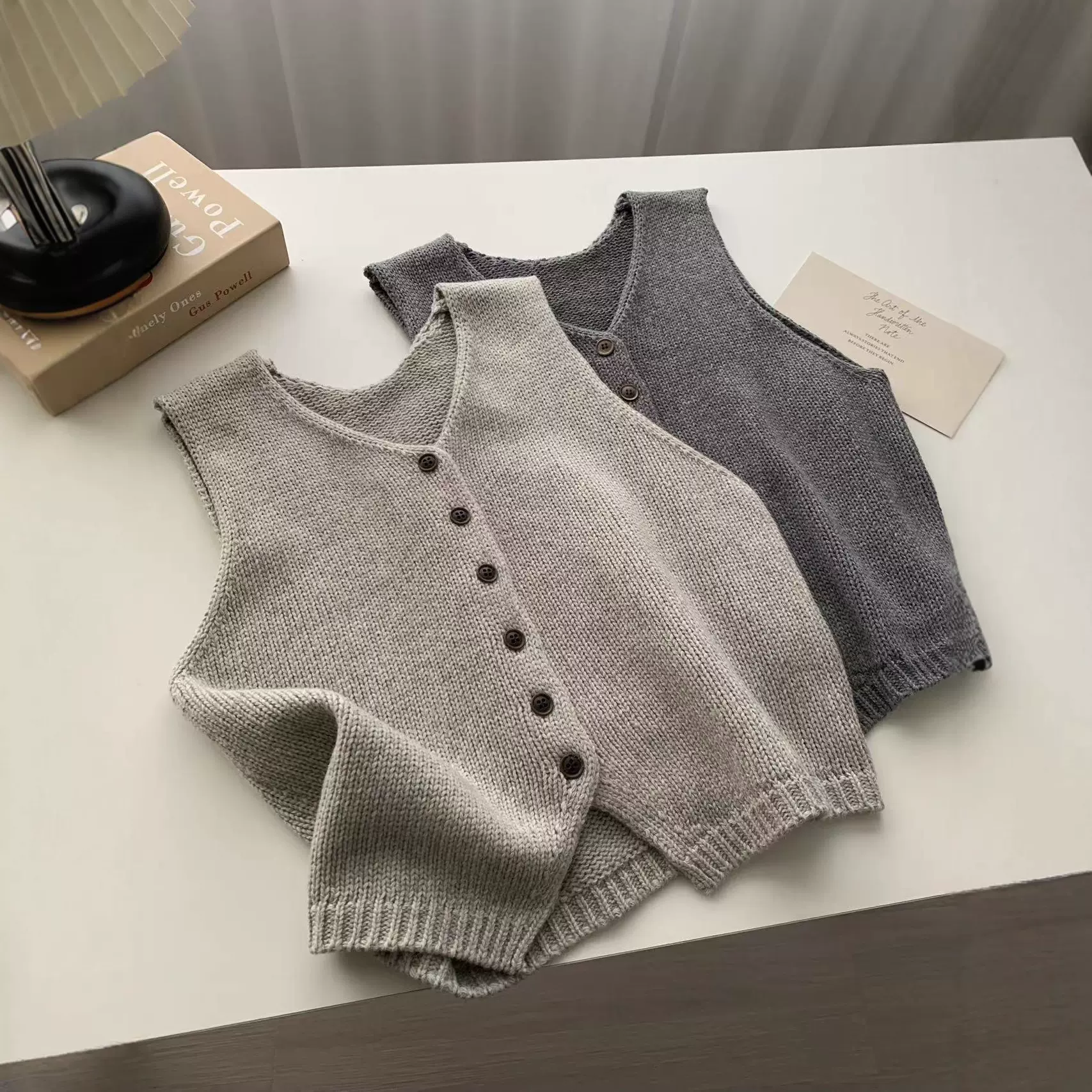 韩系女装单排扣针织马甲秋冬新款复古简约无袖毛衣背心坎肩开衫女