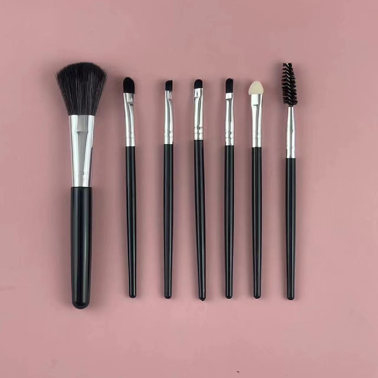 Nuevo negro 7 conjuntos de cepillo de maquillaje conjunto de cepillo de cejas de cepillo de cejas herramientas de maquillaje al por mayor en stock
