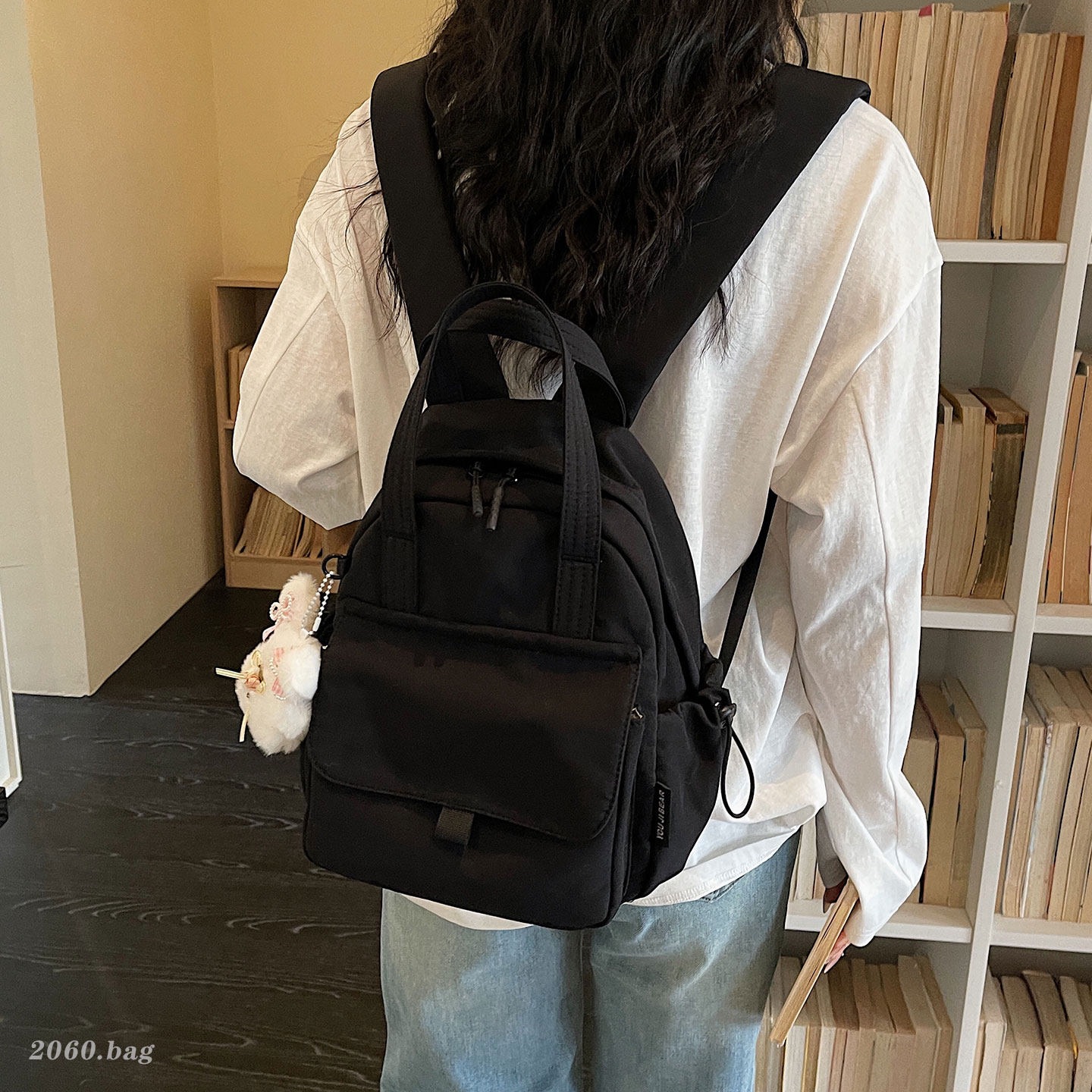 Mochila diaria nueva moda casual versátil marea de hombro femenino viaje ligero estudiantes de clase 2026