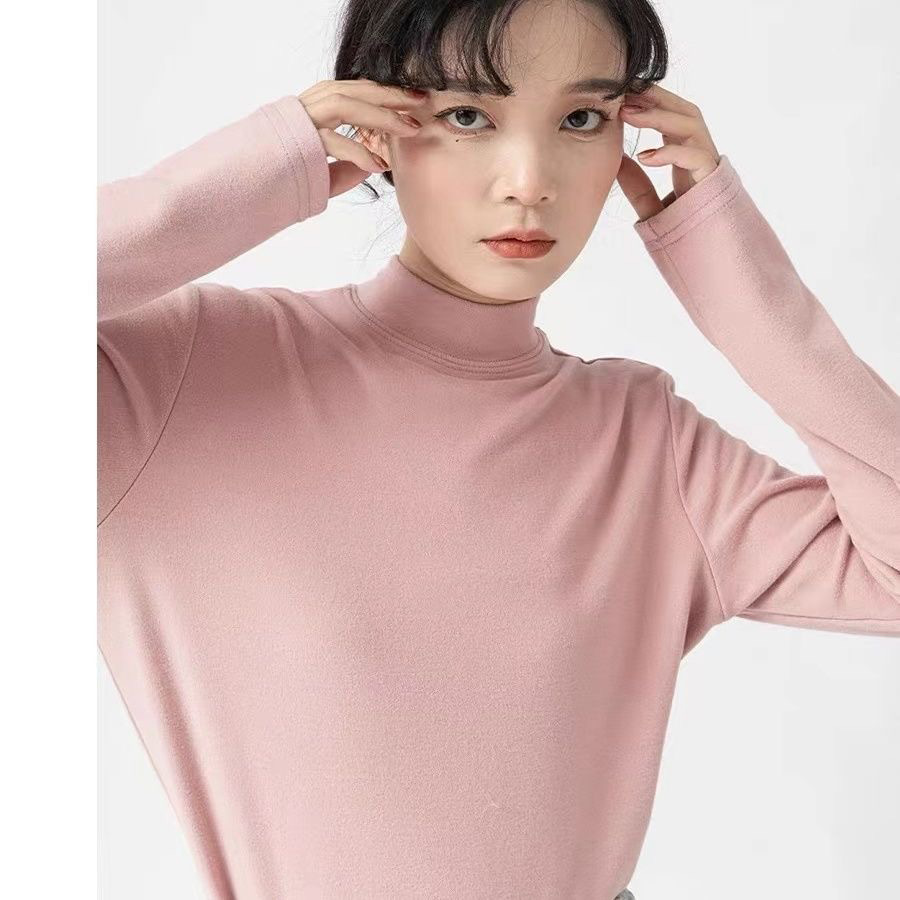 Rosado delgado de doble cara de terciopelo en una camiseta de base de terciopelo caliente y camiseta de cuello medio alto con camiseta de manga larga para mujeres