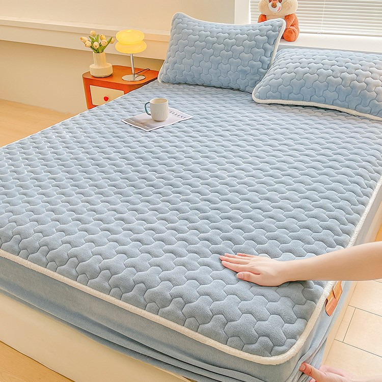 Cama de camisa de leche gruesa clase A cubierta de una sola pieza de cubierta de cama de invierno intercalada de algodón cubierta de colchón cubierta de protección de colchón 2025 nuevo