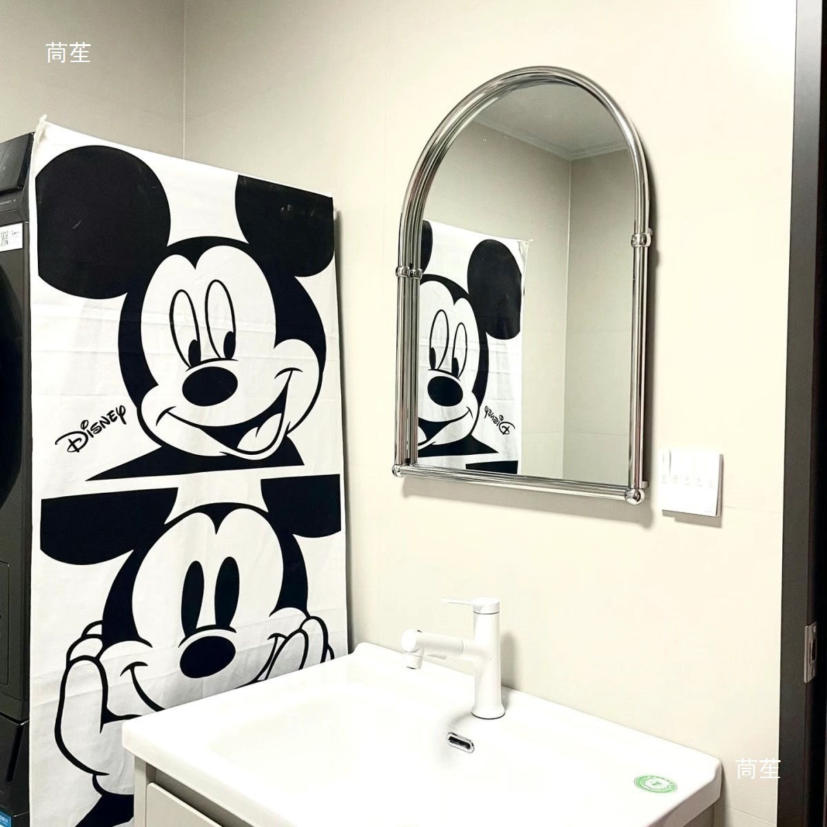 French Retro Arch-Shaped Bathroom Mirror Simple Wall-Mounted Nordic Bathroom Wall-Mounted Stainless Steel Vanity Mirror