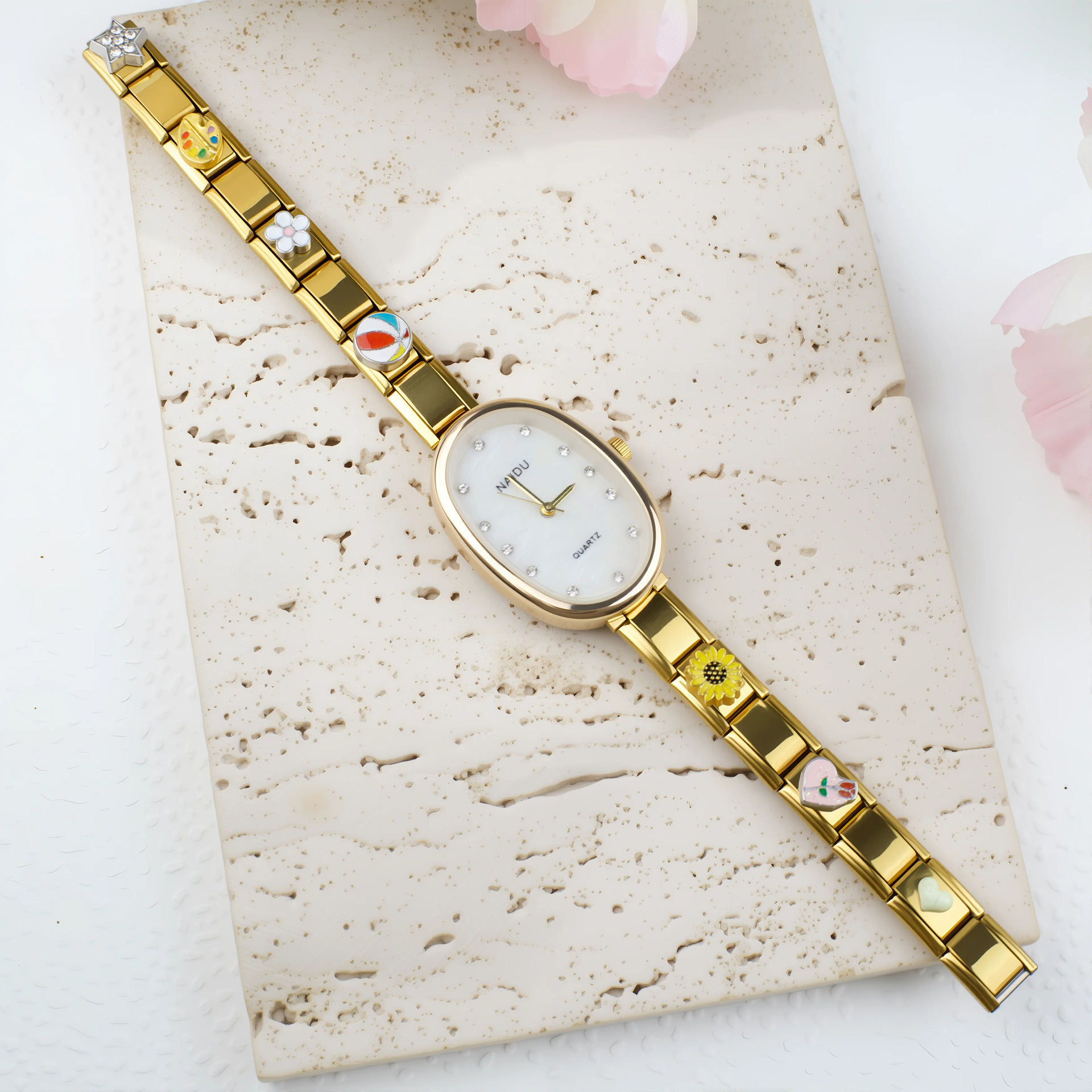 35g Weight Ordinary Glass Mirror Material Stainless Steel Strap Material Watch Classification Pointer+Number Display Type Double Side Snaps Buckle Style Oval Dial Shape Holiday, Shopping Occasion Quartz Movement Geometric Pattern All Seasons Season Unisex Gender Casual, Simple Style Style Casual Simple Style Geometric Double Side Snaps Quartz Watch 5