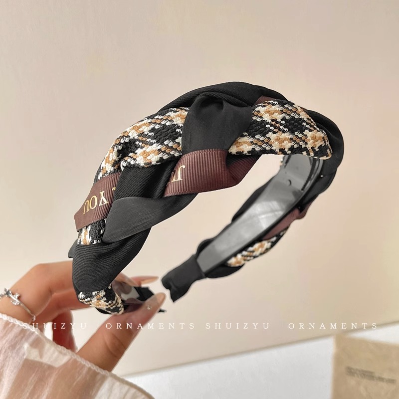 12 # Tejido marrón negro @