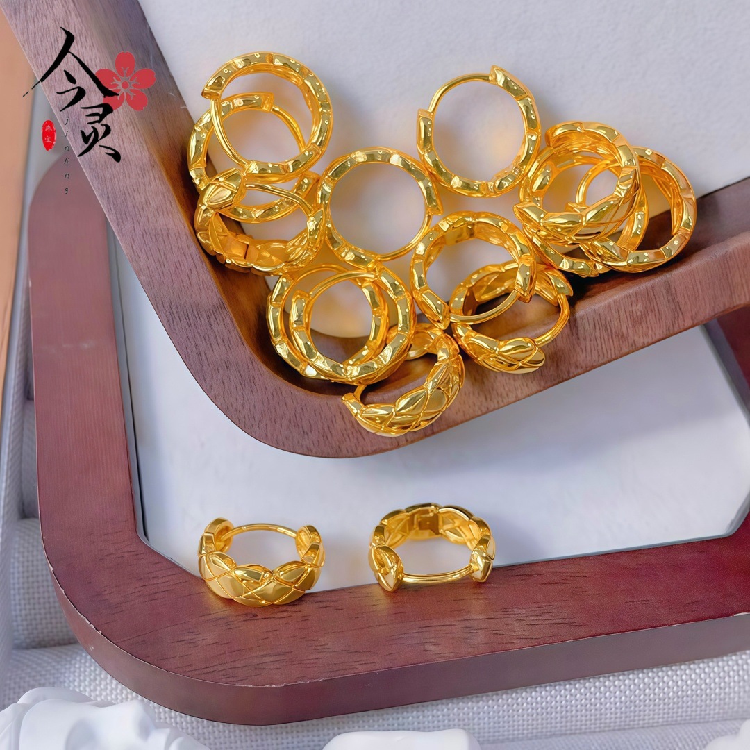 Gold Store New Diamond-Shaped Earrings for Women, Fashionable Gold Round Earrings, Niche Daily Small Earrings, Versatile Earrings