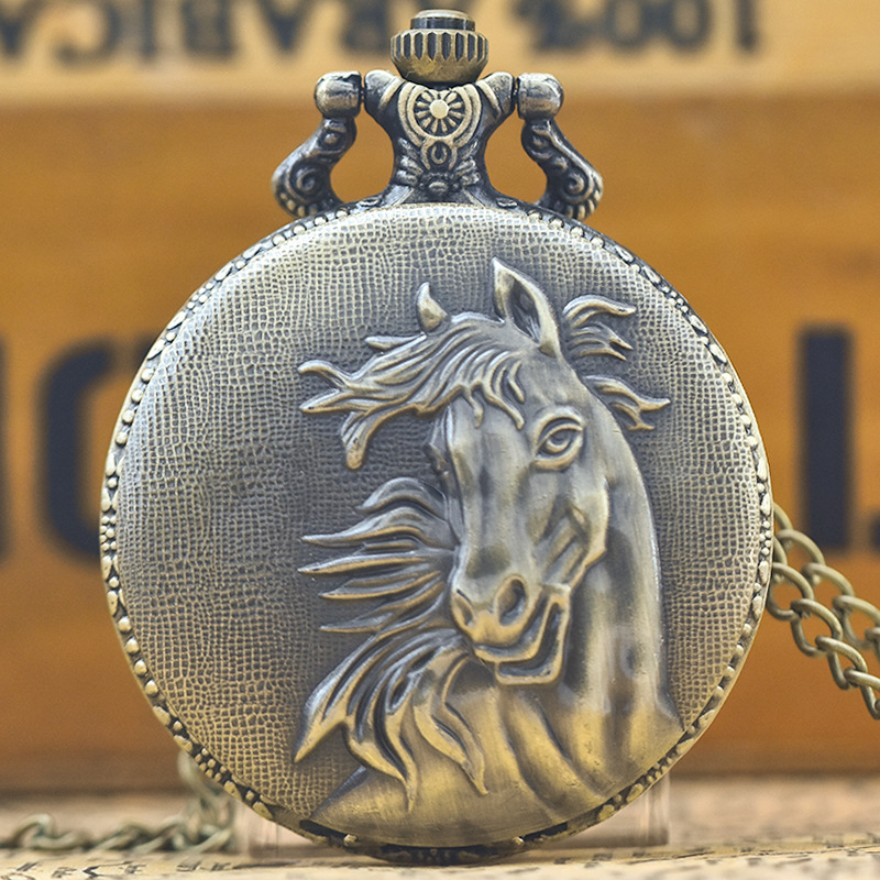 Venta al por mayor Nuevo bronce retro nostálgico tres carruajes de tres cabezas Carro de dos cabezas caballo gran reloj de bolsillo al por mayor